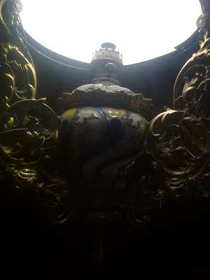 Candelabru vechi de peste 150 de ani in stare buna si superb.