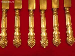 12 cutite in argint stil LOUIS XV,  Signe Thouret,  350 euros        
966 grame