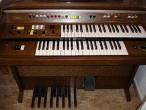 Vand orga YAMAHA Electone C-35 2 claviaturi IMPECABILA