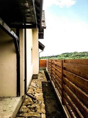 Casa spatioasa de vanzare in zona Floresti,  140 mp util,  600 mp teren + terasa si loc de parcare!