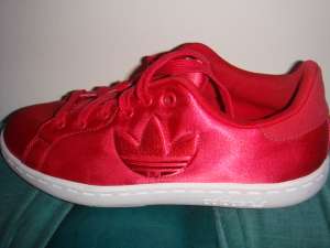 vand adidasi marca Adidas