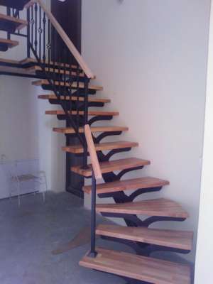 Scara de interior metalica