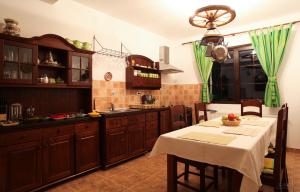 Pensiunea Casa Mosului****