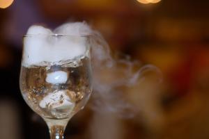 Foto-Video,   efecte speciale cu gheata carbonica si artificii pentru nunta