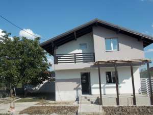 Vand vila superba �la cheie�, comuna Berceni