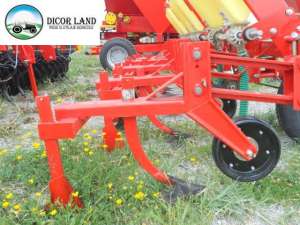 Prasitor Cu Fertilizare Marca MAT Craiova Model CF 6