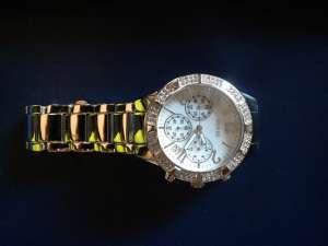 vand ceasuri  de femei originale Guess