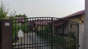 Rosu Residence