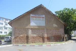 Vand spatiu comercial 300mp  + teren 630mp,   BONUS: Proiect rezidential,   aparatamente duplex P+1 