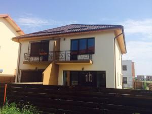 Ofer spre vanzare vila 3 camere in Complex Rezidential