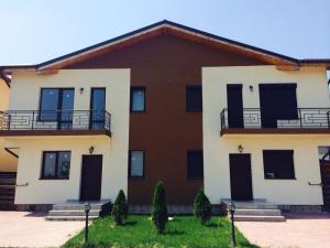 Vila 4 camere,   in Complex Rezidential