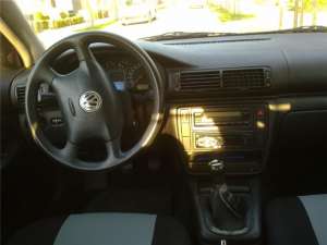 vand faruri vw passat motor 1.9 tdi an 1998