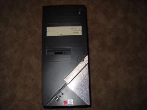 Unitate PC / Calculator Hard disk : 80 Gb Procesor 2,  40 CD Writer