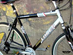 Bicicleta Lakes,   (city/ trekking/cross) Roti 28�, 