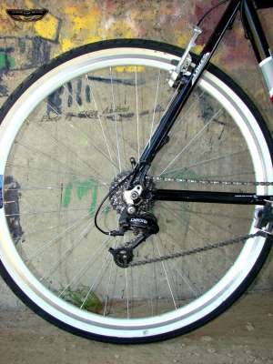 Bicicleta Lakes,   (city/ trekking/cross) Roti 28�, 