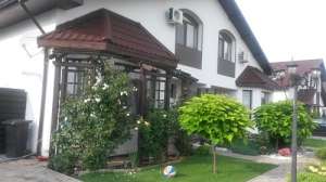 Case Corbeanca Aria Residences