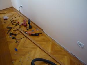 Hausmeister execut reparatii diverse