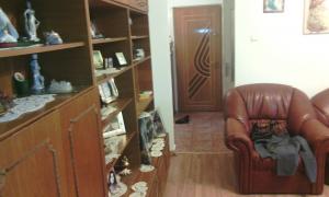 vand 2 camere semidecomandate la 1 min Cora