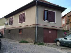 Vand casa 3 camere
