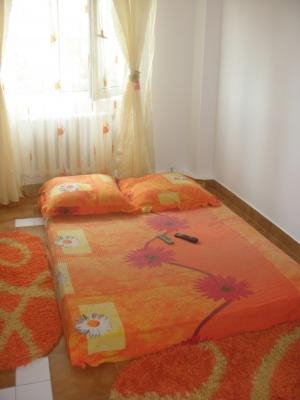 Apartament 3 camere zona central