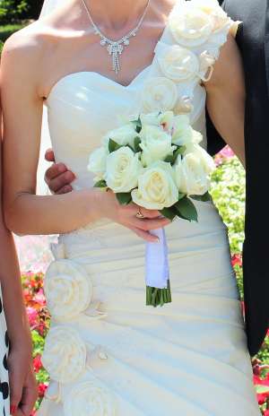 Rochie de mireasă ivory cu alb
