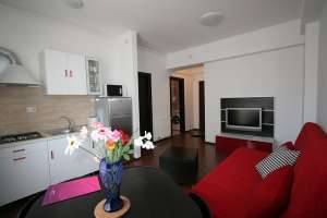 Inchiriez in zona Summerland apartament ieftin , pret 249 euro