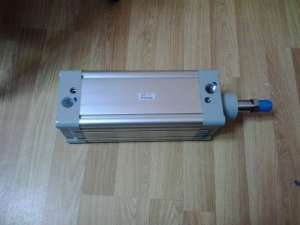 vand cilindru pneumatic