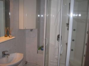 Apartament 2 camere de vanzare zona Grivitei,   Bucuresti