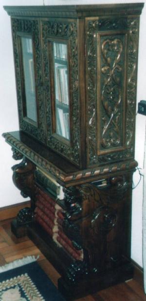 mobila sculptata