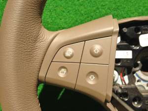 MERCEDES BENZ prefacelift 2005-2009 ML W164 ,   GL X164 ,   R W251 Volan piele maro comenzi si DSG