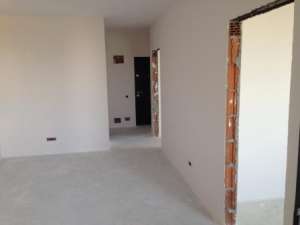 Vand Apartament 3 camere in zona Damaroaia