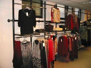 Mobilier magazin de moda/haine