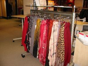 Mobilier magazin de moda/haine