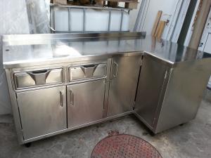 dulap din inox pe colt cu usi si sertare