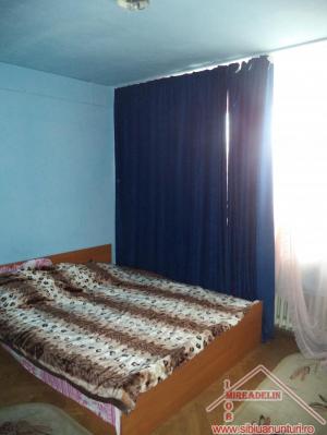 INCHIRIEZ  APARTAMENT 3  CAMERE MIHAI VITEAZU
