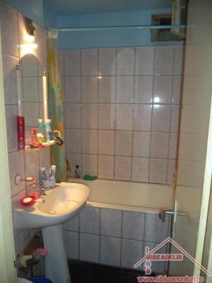 INCHIRIEZ  APARTAMENT 3  CAMERE MIHAI VITEAZU