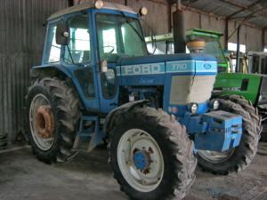 Tractor Ford 7710