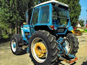 Tractor Ford 7710