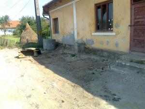 INCHIRIEZ / Vand SPATIU COMERCIAL,   eventual si casa,   in RISCULITA,   com. BAIA de CRIS,   jud. H