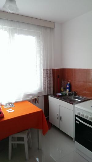 Inchiriez ap 2 camere Piata Unirii