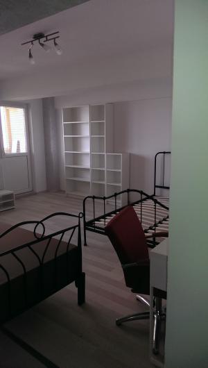 Ap 1 cam Piata Unirii