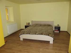 Casa cu 3 camere,  1500mp, Est,  Recas, zona buna