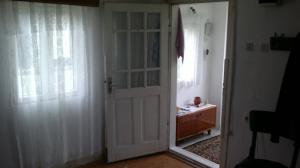 Casa la tara 10 km de Targoviste