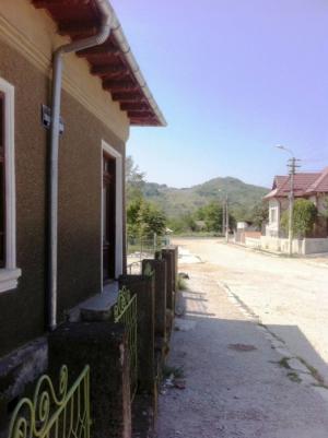 Liber,   PUCIOASA - T.Vladimirescu,   casa D+P,   6 camere