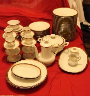 Serviciu portelan 72 piese MITTERTEICH,  400 euro