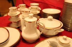 Serviciu portelan 72 piese MITTERTEICH,  400 euro