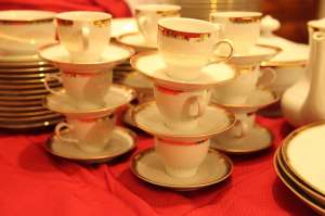Serviciu portelan 72 piese MITTERTEICH,  400 euro