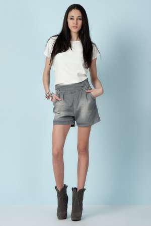 Pantaloni dama scurti blug Stradivarius