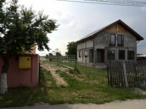 TEREN INTRAVILAN SABARENI,        GIURGIU 2700MP PARTICULAR