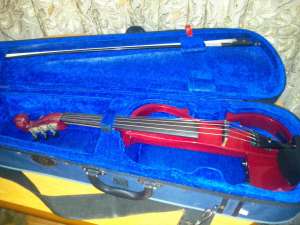 Vand urgent vioara electrica Yamaha EV205